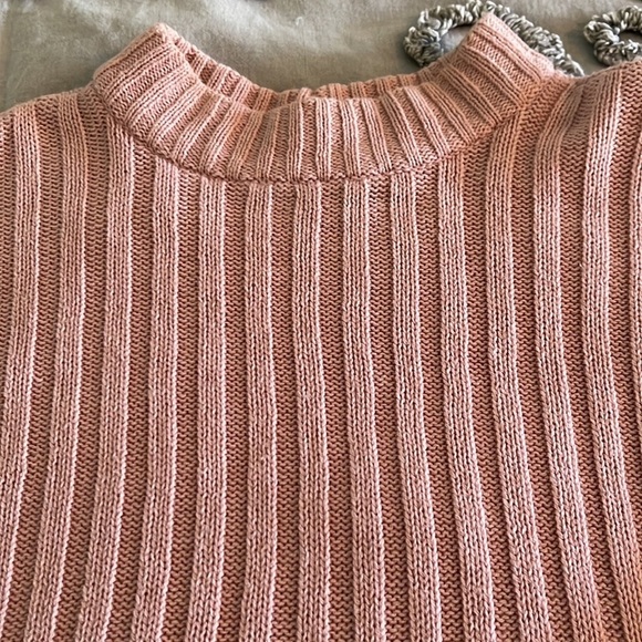 AMERICAN EAGLE cropped soft blush pink long sleeved sweater size small - Picture 3 of 8